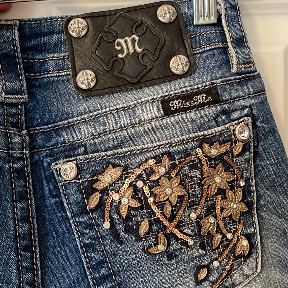 SOLD MISS ME “Signature Rise Boot” jeans. Size 24. Custom inseam: 29”
